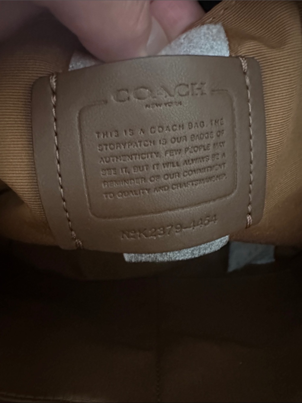 Authentic Coach  Zip Tote - Picture 7 of 10